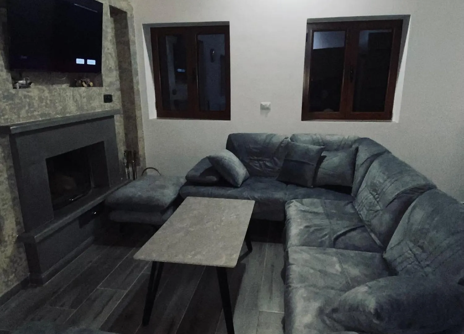 Ervis Villa Fratar Daire